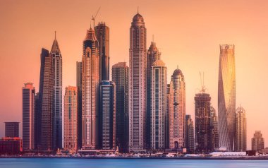Görünüm sırasında günbatımı, Birleşik Arap Emirlikleri Dubai Marina Körfezi