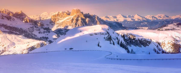 Mountain and spine of Dolomiti covered with snow — Stock Photo, Image