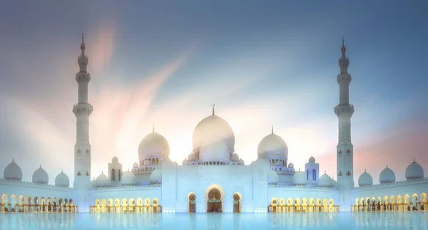 Sheikh Zayed Grand Mosque at sunset Abu-Dhabi, UAE — Stock Photo, Image