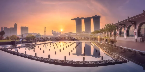 Bairro de negócios e Marina Bay em Singapura — Fotografia de Stock