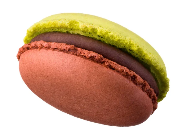 Macro foto di caramello francese e macaron al pistacchio isolato su bianco — Foto Stock