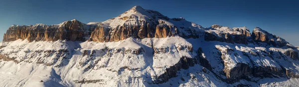 Vue sur la crête montagneuse de Tre Cime di Lavaredo, Tyrol du Sud, Dolomites Alpes italiennes — Photo