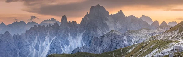 Montanha vista cume de Tre Cime di Lavaredo, Tirol do Sul, Dolomites Italien Alps — Fotografia de Stock