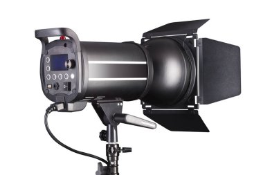 Fotoğraf stüdyosu flaşı beyaz arka planda izole edilmiş, lambayla..