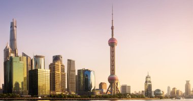 Şangay 'ın gün doğumu manzarası güneşli gökyüzü