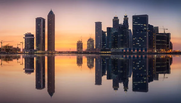 Cityscape Dubai en panoramisch uitzicht van Business bay, Verenigde Arabische Emiraten — Stockfoto