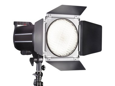 Fotoğraf stüdyosu flaşı beyaz arka planda izole edilmiş, lambayla..