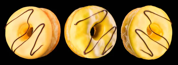 Conjunto Donuts Envidraçados Com Polvilhas Sobre Fundo Preto Com Reflexão — Fotografia de Stock