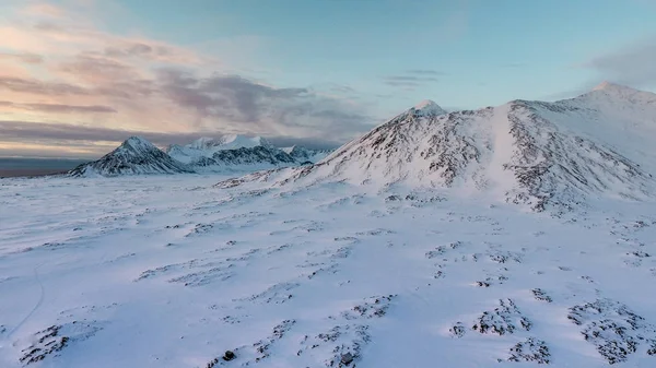 Фото Сніжного Гірського Пейзажу — стокове фото