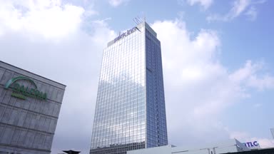 Galeria Park Inn Tower Alexanderplatz Berlin bulutlar gökyüzü Cityscape arka plan üzerinde