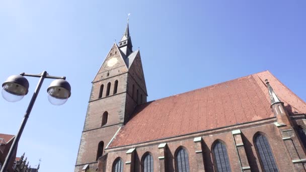 Markt kerk van Sts. George en James, Hannover, Duitsland — Stockvideo