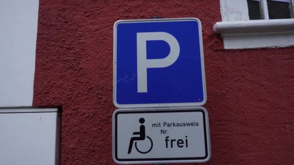 Parkering skylt bokstaven P, Tyskland — Stockvideo