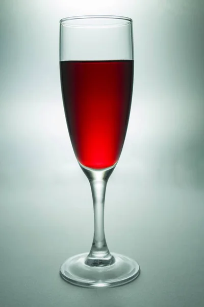 Una copa de vino tinto — Foto de Stock