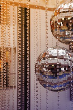 parti ışıkları disko topu