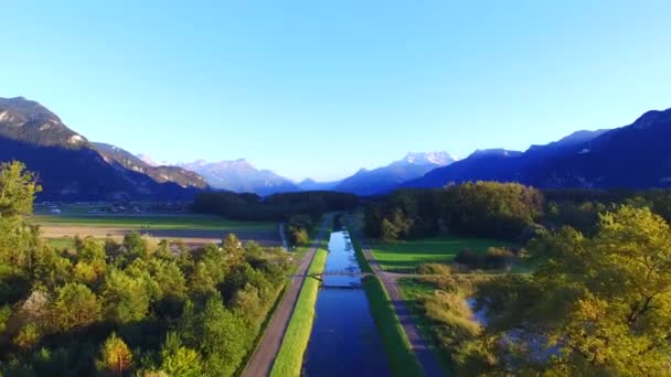 Schweiziska Landskapet Nära Geneva Laken — Stockvideo