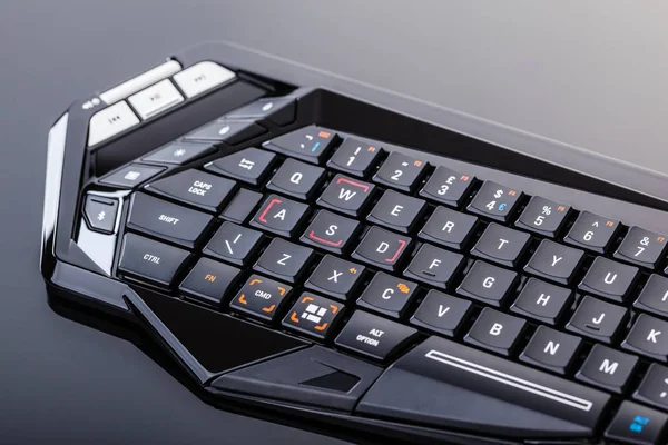 Clavier de jeu sur surface noire — Photo