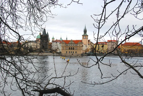 Прага Vltava River Embankment Чарльз Брідж — стокове фото