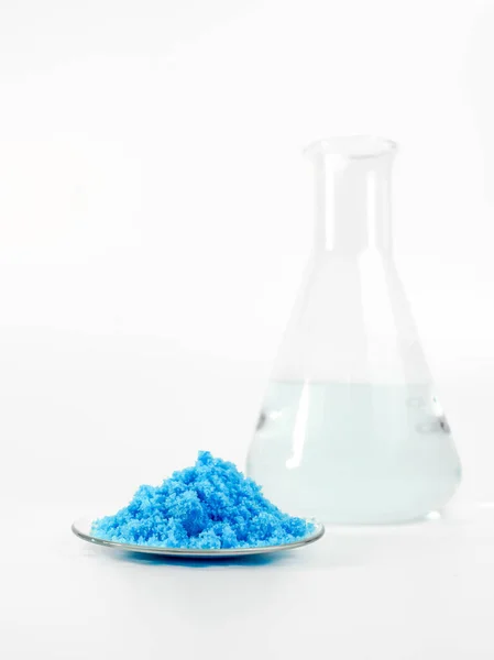Feche Produto Químico Inorgânico Mesa Laboratório Branca Sulfato Cobre Álcool — Fotografia de Stock