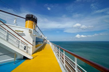 Üst güverteden Manzaralı Gemi Görünümü. 