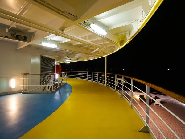 Kreuzfahrtschiff Oberdeck Der Nacht — Stockfoto