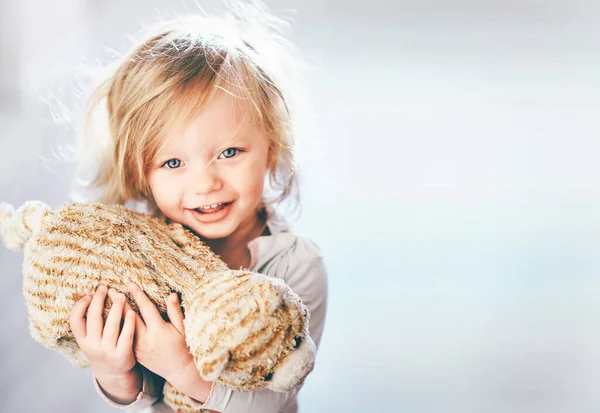 Close Shot Nice Blonde Blue Eyed Girl Holding Plush Toy — Stock Photo, Image