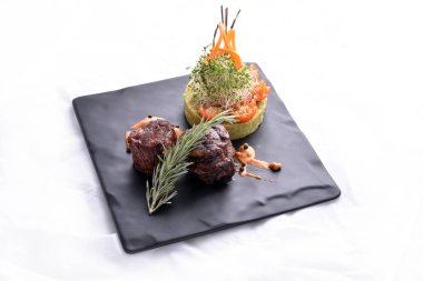 Ton balığı patates püresi ile