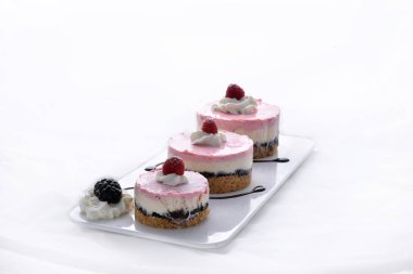 çeşitli Oreo Cheesecake tatlı tabağı hizmet