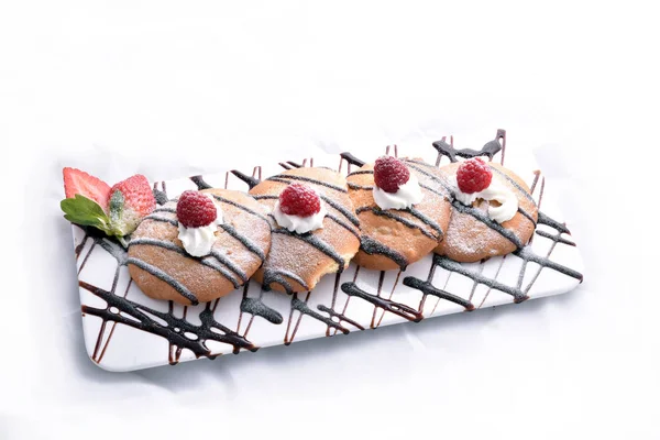 Çikolata ve çilek ile yulaf tatlılar