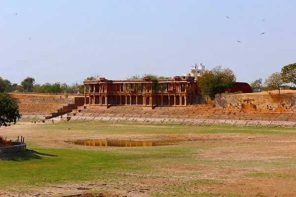 Могили Queens також Акрополь Ахмедабад. Sarkehj Roza, Ахмедабад, Гуджарат — стокове фото