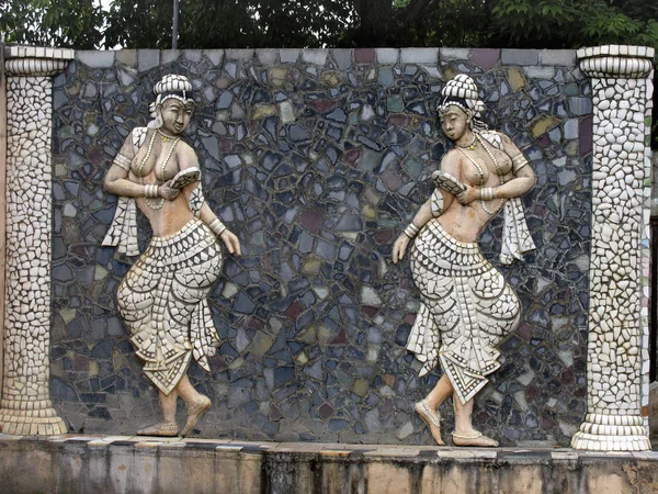 Casal Com Criança Rock Garden Malampuzha Kerala Índia — Fotografia de Stock