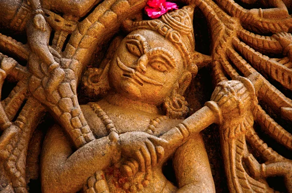 Geschnitztes Idol an der Außenwand, hatkeshwar mahadev, Tempel aus dem 17. Jahrhundert, die Familiengottheit der Nagar-Brahmanen. vadnagar — Stockfoto