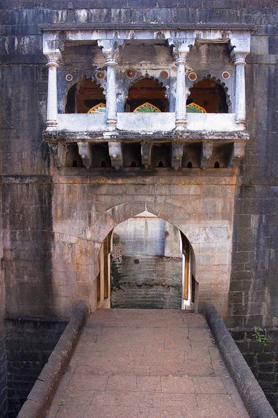 Bara Motachi Vihir, Entrada con Balcón, Maharashtra — Foto de Stock