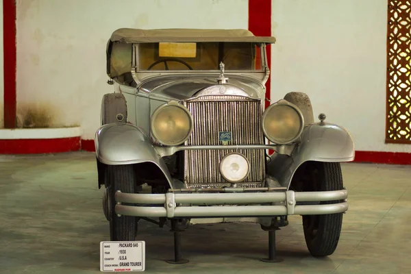 AUTO WORLD VINTAGE CAR MUSEUM, AHMEDABAD, GUJARAT, INDIA, 13 de enero de 2018. Packard 840, 1930 — Foto de Stock