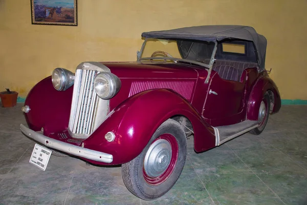 AUTO WORLD VINTAGE CAR MUSEUM, AHMEDABAD, GUJARAT, INDIA, 13 January 2018. Sunbeam Talbot 1946 model — Stock Photo, Image