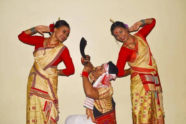 Ásámštinu tance Bihu, Pune, Maharashtra. — Stock fotografie