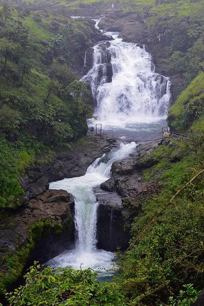 Kondhawale Wasserfall in der Nähe von bhimashankar — Stockfoto