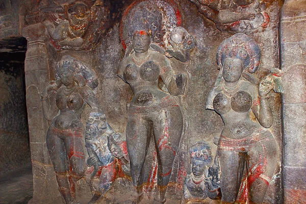 Cave 7, interior, Shrine antechamber, Female deities left of shrine entrance. Aurangabad Caves — Stock Photo, Image