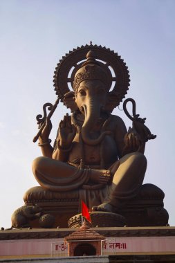 Birla Ganapati, 72 feet boyunda Lord Ganapati idol, Somatane Toll Plaza, Pune