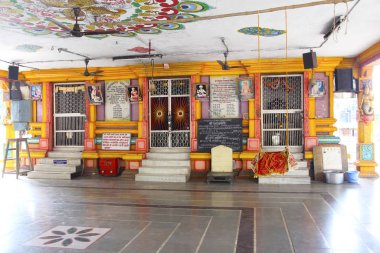 İç görünüm, Shri Halil Rakhumai Tapınağı, Pimpri, Pune