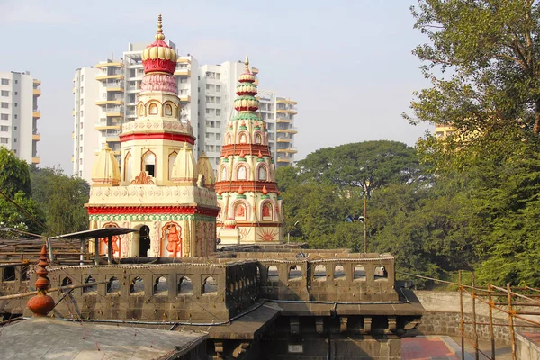 Купол храму або калаша Morya Gosavi храму, Чинчвад, Пуне — стокове фото
