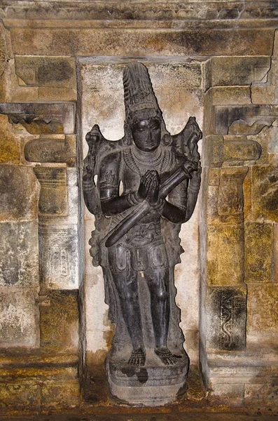 Ídolo tallado en la pared interior del Templo Airavatesvara, Darasuram, cerca de Kumbakonam, Tamil Nadu, India — Foto de Stock