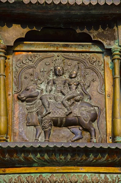 Brihadishvara 寺内壁雕刻偶像, 坦贾武尔, 印度泰米尔纳德邦. — 图库照片