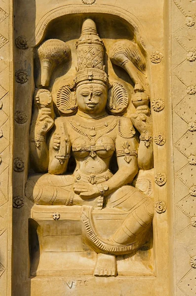 Gesneden idool op de buitenmuur van de kanchi Kailasanathar tempel, Kanchipuram, Tamil Nadu, India. — Stockfoto