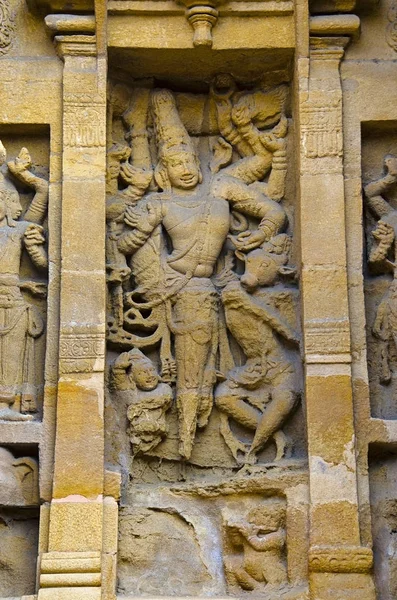 Ídolos esculpidos na parede externa do templo kanchi Kailasanathar, Kanchipuram, Tamil Nadu, Índia — Fotografia de Stock