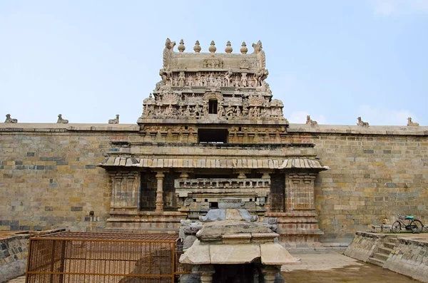 Detalles de Gopuram tallado del templo de Airavatesvara, Darasuram, cerca de Kumbakonam, Tamil Nadu, India — Foto de Stock