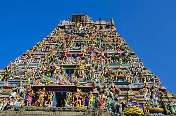 Fachada esculpida do Templo Kapaleeshwarar, Mylapore, Chennai, Tamil Nadu, Índia — Fotografia de Stock