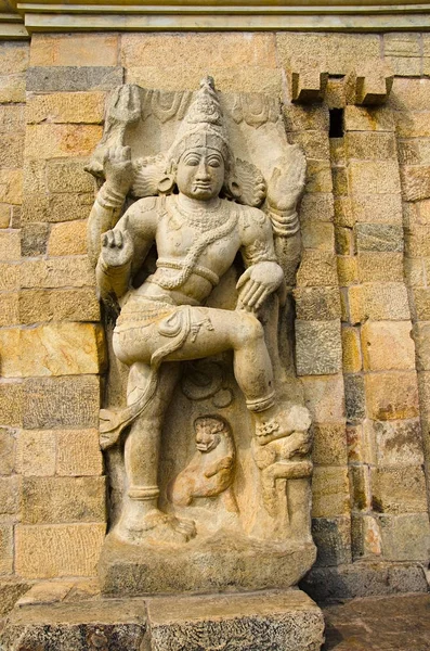 Ídolo tallado en el templo de Gangaikondacholapuram. Thanjavur, Tamil Nadu, India . — Foto de Stock