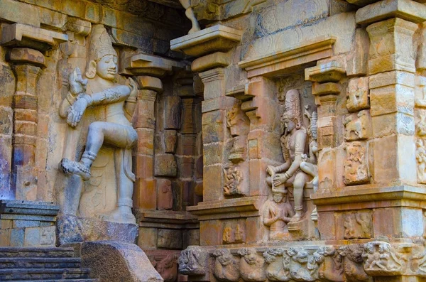 Vyřezávané idol v Gangaikondacholapuram chrámu. Thanjavur, Tamil Nadu, Indie. — Stock fotografie
