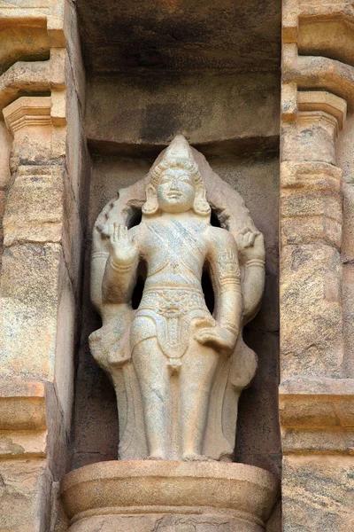 Kartikeya, niş Batı duvarda Brihadisvara Tapınağı, Gangaikondacholapuram, Tamil Nadu, Hindistan. — Stok fotoğraf
