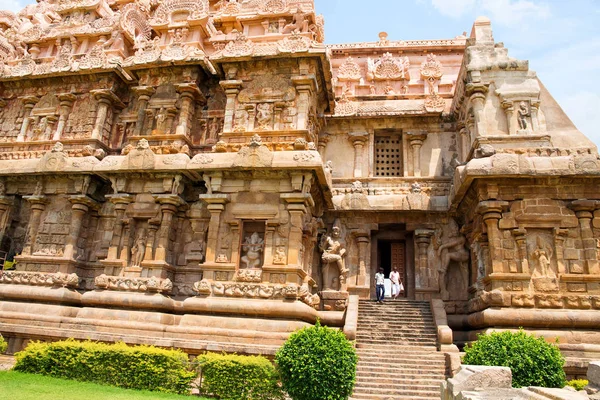 Nichos y entrada sur al mukhamandapa, templo Brihadisvara, Gangaikondacholapuram, Tamil Nadu, India — Foto de Stock